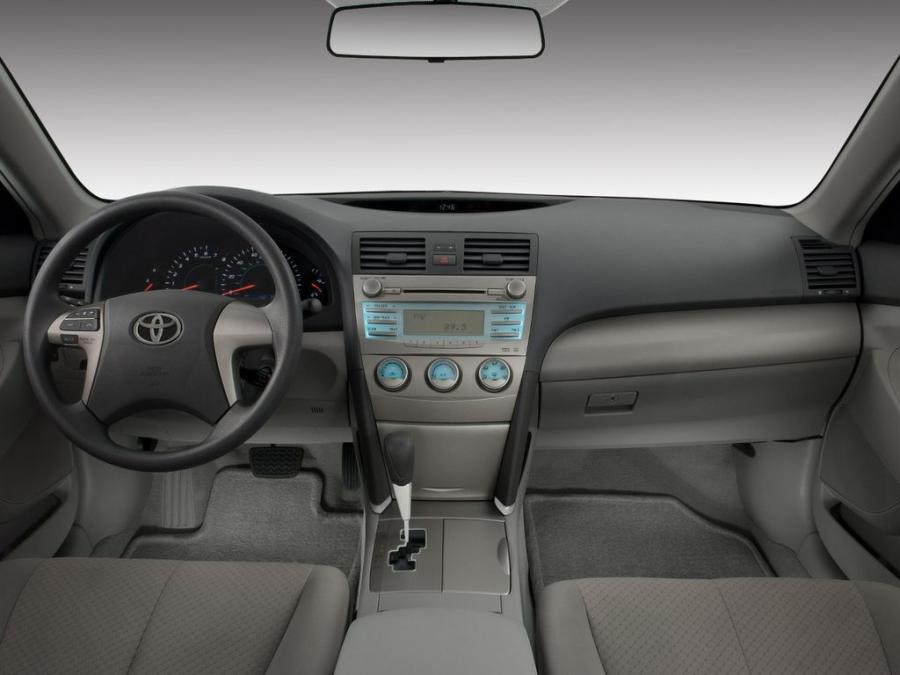  Toyota Camry LE 2006 года  (фото 13 из 13)